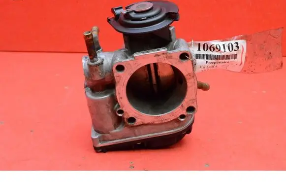 Volkswagen Golf IV Throttle body valve 06A133064J