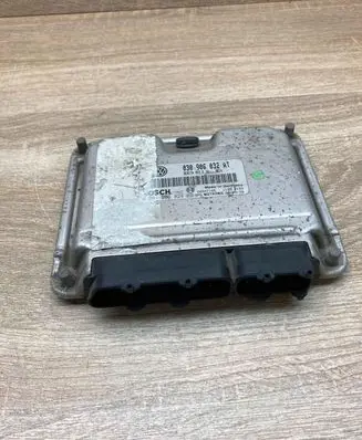 Seat Arosa Engine control unit/module ECU 030906032AT 0261206824