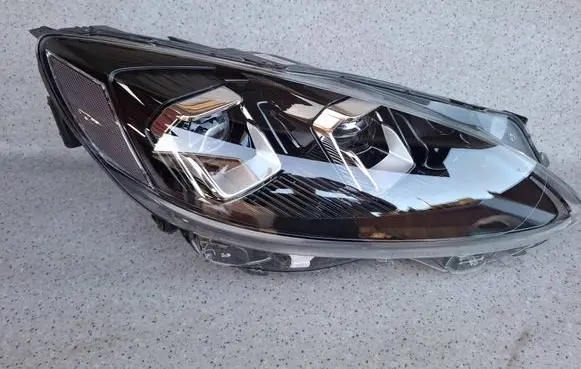 Ford Kuga III Headlight/headlamp L90187839 LV4B13E016AH 901878390DGX
