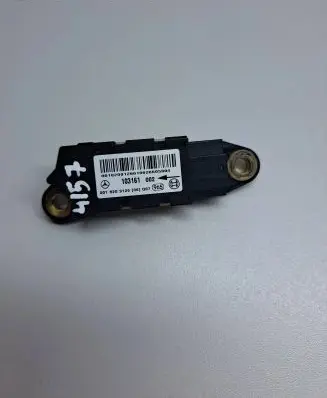 Mercedes-Benz E W211 Airbag deployment crash/impact sensor 0018209126 103161002
