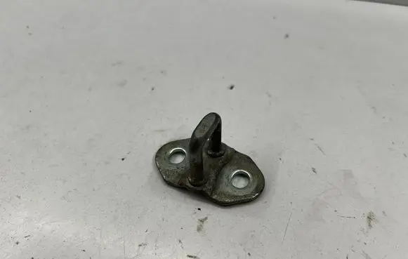 Toyota Hilux (AN10, AN20, AN30) Trunk lock loop
