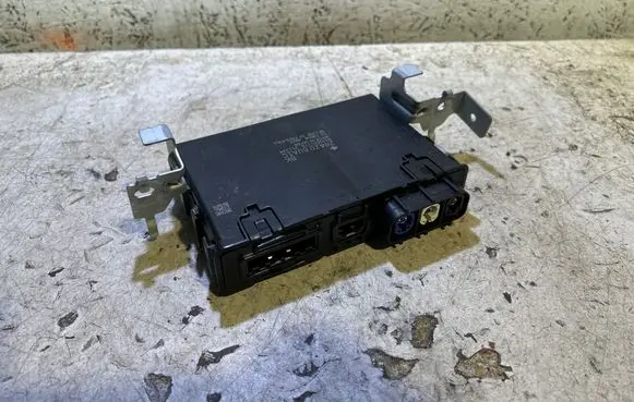 Nissan Qashqai J12 Gateway control module 284Z06UA1C 211224 N1410072YA