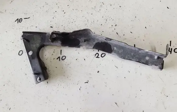 Audi A5 8T 8F Fender mounting bracket 8T0821135G