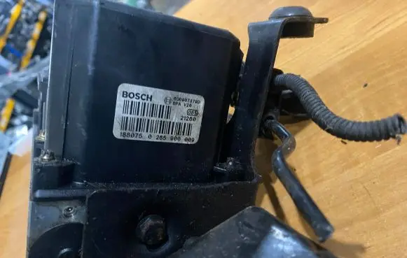 Skoda Fabia Mk1 (6Y) ABS Pump 0265900009 6Q0907370D 188075