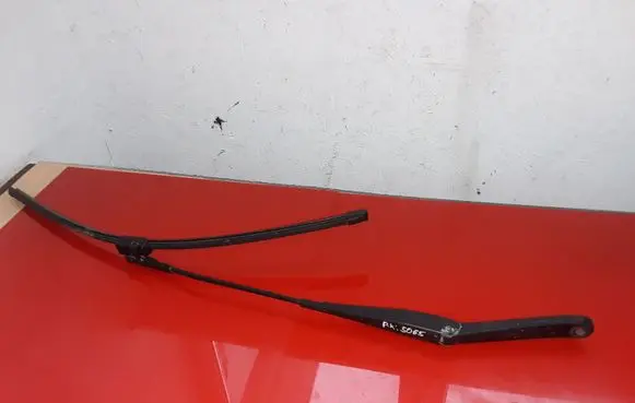 Ford Focus Windshield/front glass wiper blade 4M5117526AD