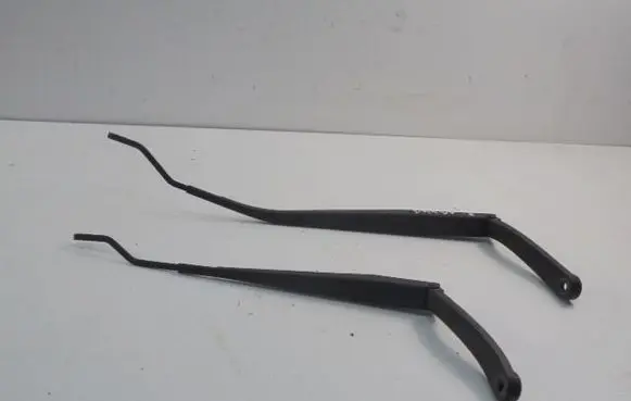 Chevrolet Captiva Front wiper blade arm