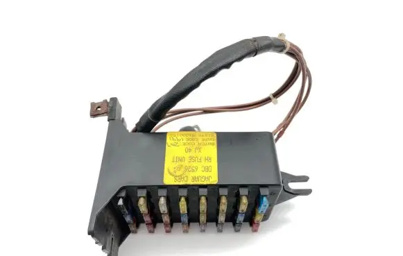 Jaguar XJ X40 Fuse module DBC6526