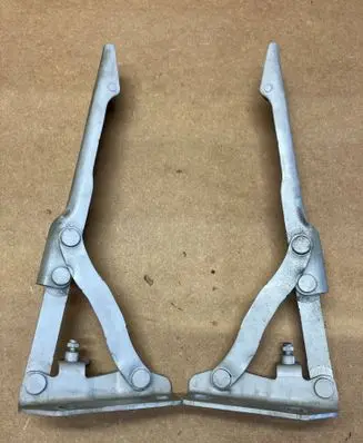 BMW 5 E60 E61 Engine bonnet/hood hinges 7008727 7008728