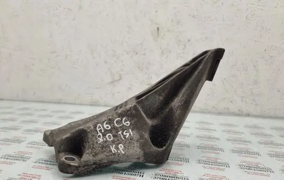 Audi A6 S6 C6 4F Engine mounting bracket 4F0199307R