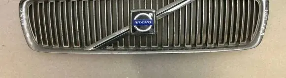 Volvo V70 Front grill 8659875