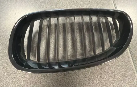 BMW 5 E60 E61 Front bumper upper radiator grill