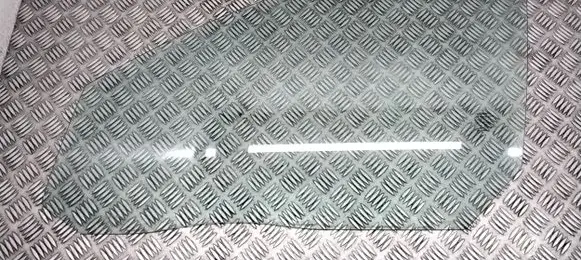 Volvo V70 Front door window glass four-door 43R001106