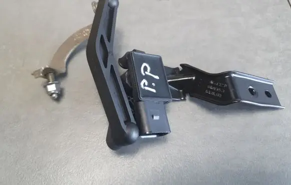 Cupra Formentor Front height sensor lever 5WA412522D