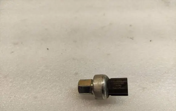Ford Kuga II Air conditioning (A/C) pressure sensor BT4319D594AA 7215C02MX7