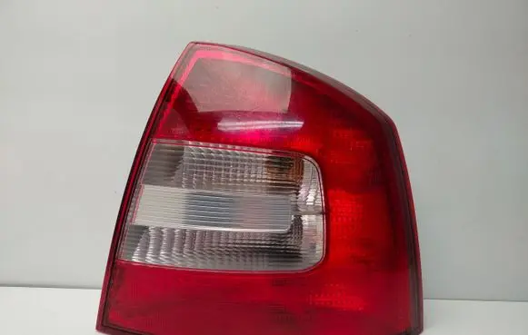 Skoda Fabia Mk2 (5J) Rear/tail lights 43R37