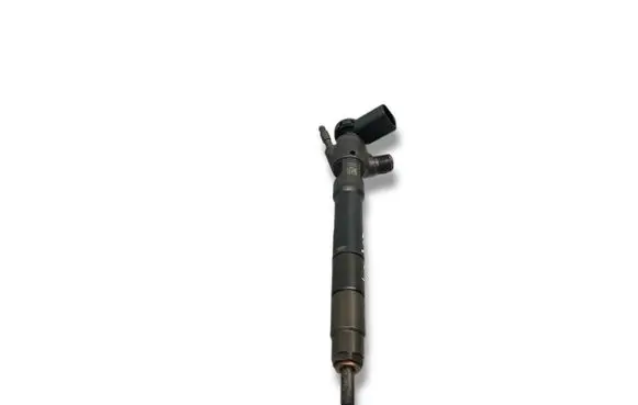 Skoda Octavia Mk3 (5E) Fuel injector 28370681 04L277