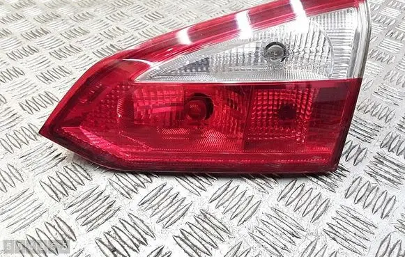 Ford Focus Tailgate rear/tail lights bm5113a602b bm5113a602d