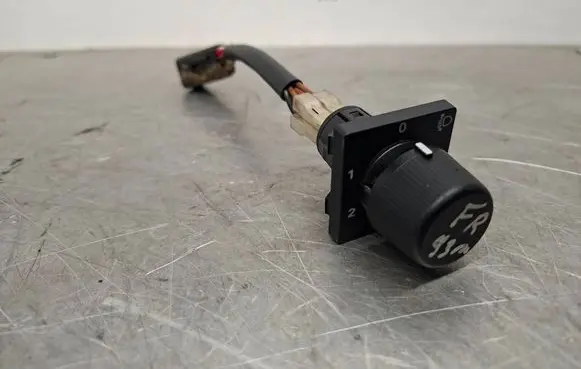 Opel Frontera A Headlight level height control switch 91145061