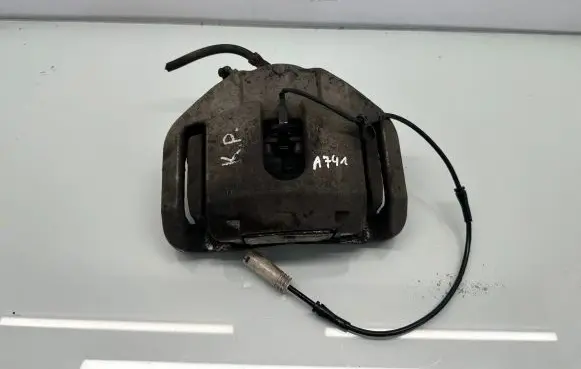 BMW 5 E60 E61 Front brake caliper 6030324