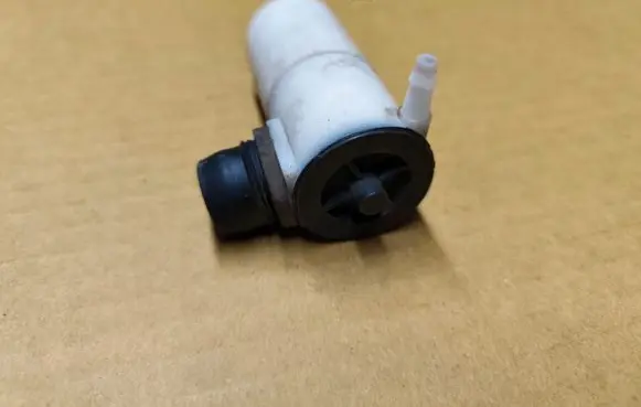 Jeep Grand Cherokee (WJ) Windscreen/windshield washer pump