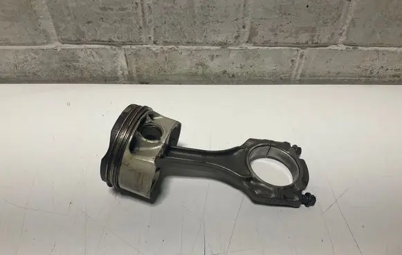 BMW 6 F06 Gran coupe Piston with connecting rod 7646892