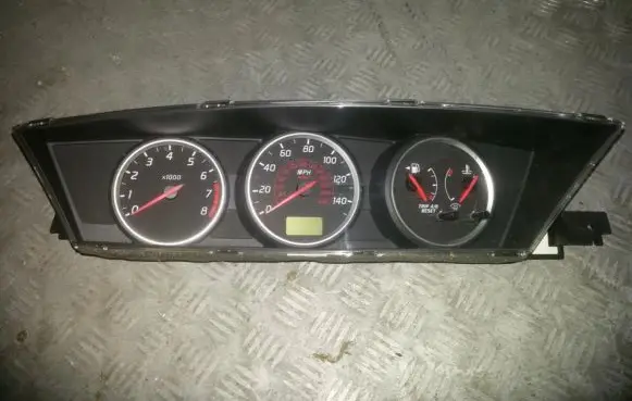 Nissan Primera Speedometer (instrument cluster) 2245256 av703