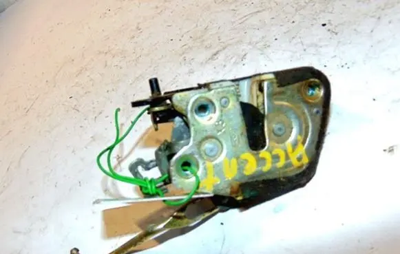Hyundai Accent Rear door lock 8142022000