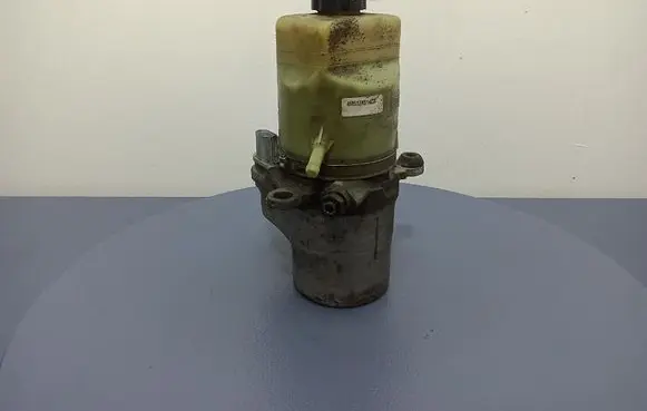 Ford Focus C-MAX Power steering pump 4M513K514CA