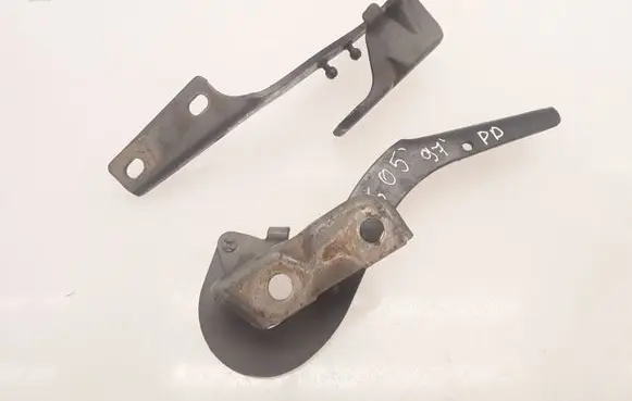 Peugeot 605 Engine bonnet/hood hinges