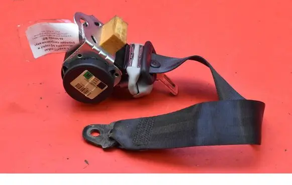 Toyota Avensis Verso Front seatbelt 73560-0F020