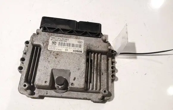 KIA Ceed Engine control unit/module 0281015438