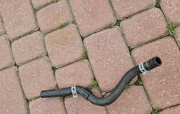 Opel Insignia B Engine coolant pipe/hose 39144372