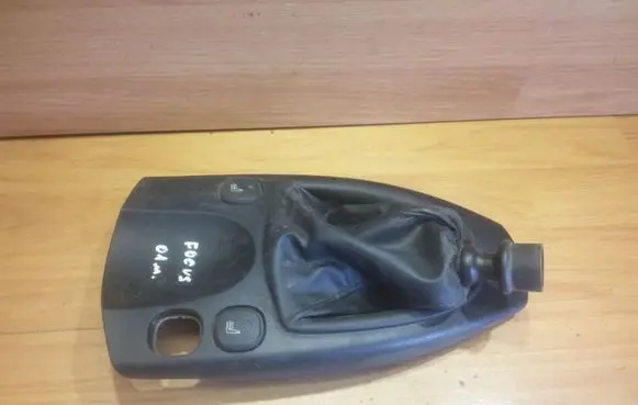 Ford Focus Gear lever shifter trim leather/knob 98AB7B118BF