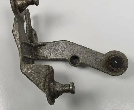 Mercedes-Benz A W169 Radiator mount bracket A1694310240