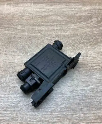 Audi A4 S4 B5 8D Front door lock 4A0959981A