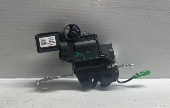 Volvo S90, V90 Seat back rest lock catch 31436463