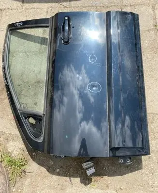 KIA Sorento Front door