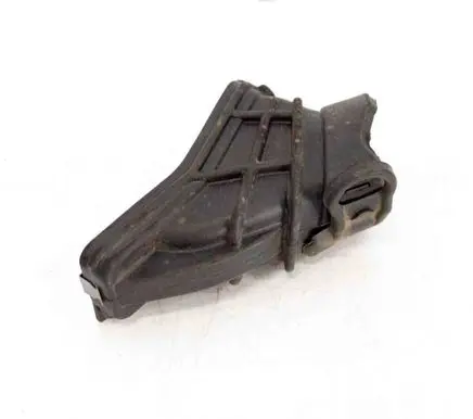 Ford Focus Air intake hose/pipe AV619A675AD