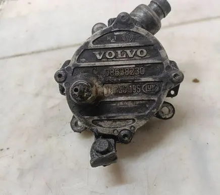 Volvo V70 Vacuum pump 08658230