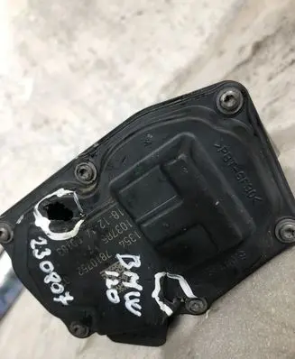 BMW 1 F20 F21 Throttle valve 10378517