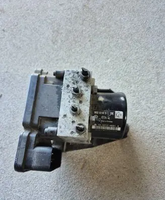 Skoda Octavia Mk2 (1Z) ABS Pump 1K0907379BJ 1K0614517DE 10096103523