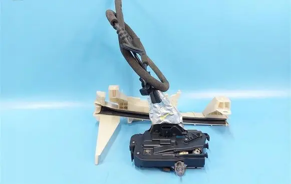Ford Explorer Front door lock LB5A-A21812-AD