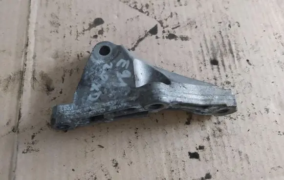 BMW 3 E90 E91 Fuel pump bracket 7810698