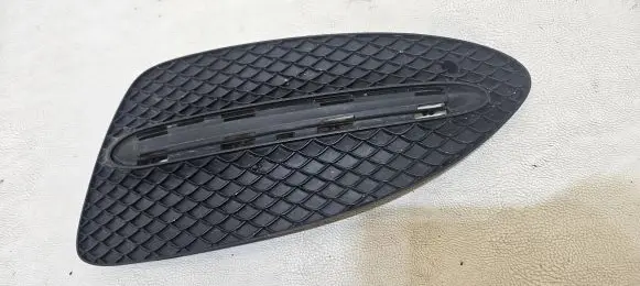 Mercedes-Benz B W246 W242 Front bumper lower grill A2468852722