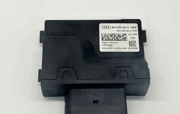 Audi A5 Fuel injection pump control unit/module 8W0906093G