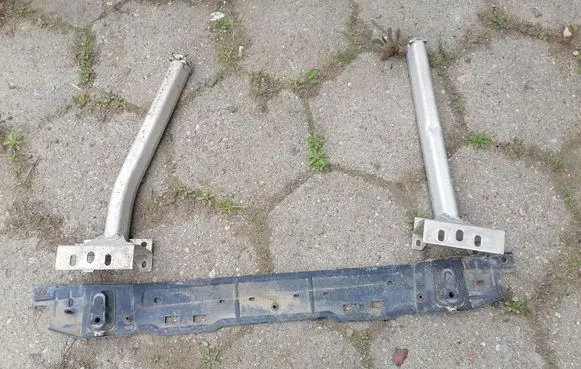 Citroen C4 II Picasso Bottom radiator support slam panel 9675240180 9675239880