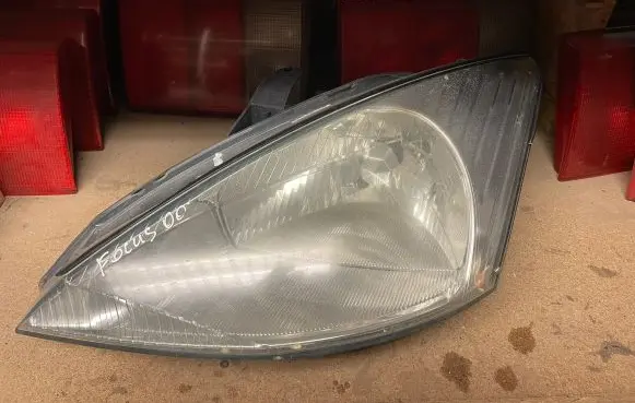 Ford Focus Headlight/headlamp 0374D