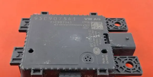 Porsche Macan (95B) Distronic sensor radar 95C907541