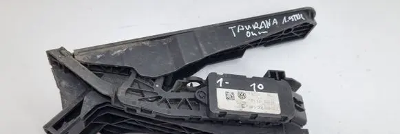 Volkswagen Touran I Accelerator throttle pedal 1T1721503H