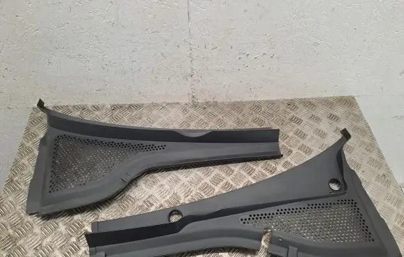Volkswagen e-Golf Wiper trim 5G1819404A 5G1819403A